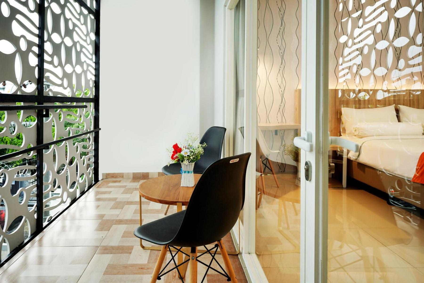 Front One Hotel Sragen Экстерьер фото