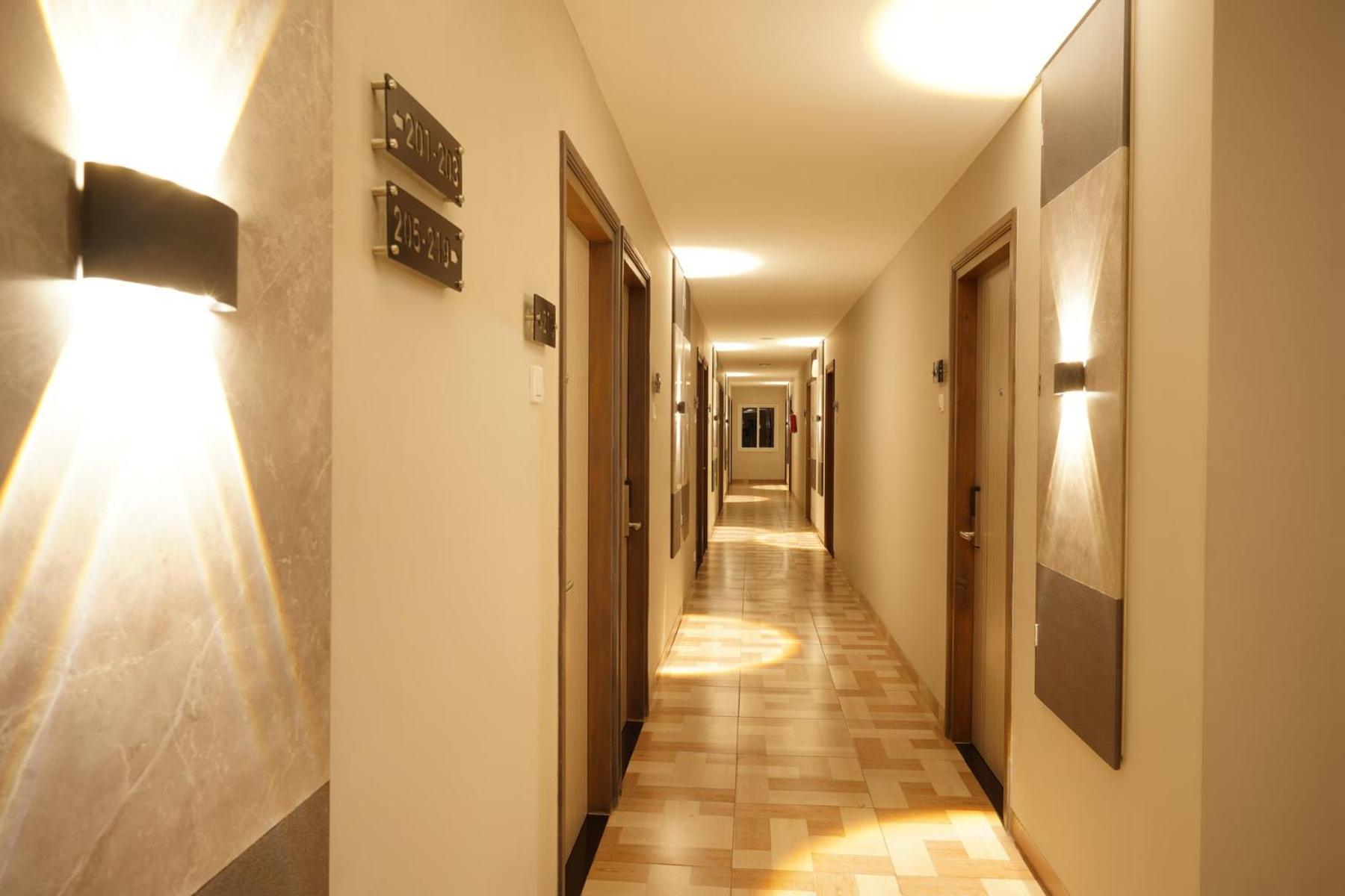 Front One Hotel Sragen Экстерьер фото