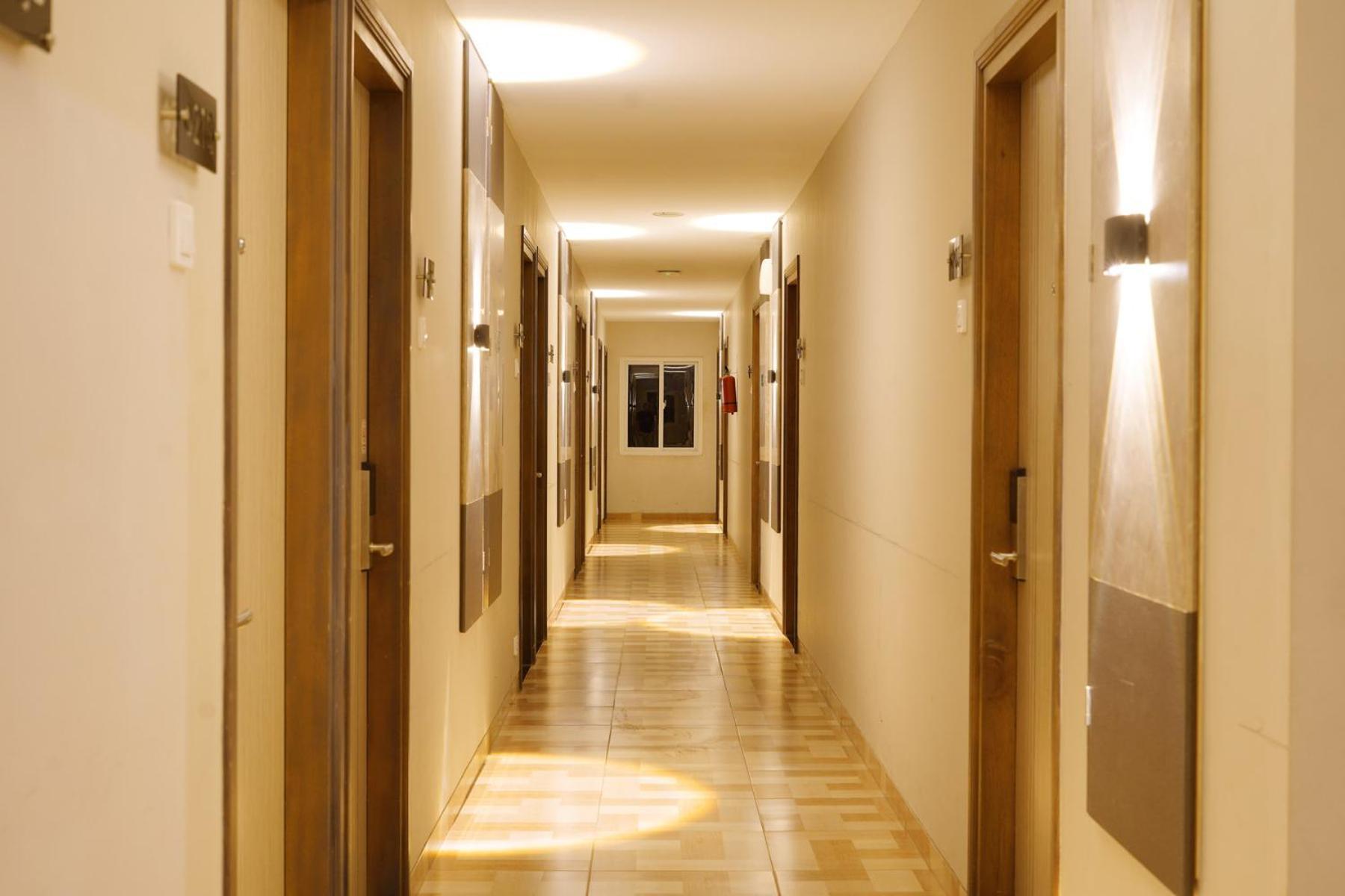 Front One Hotel Sragen Экстерьер фото