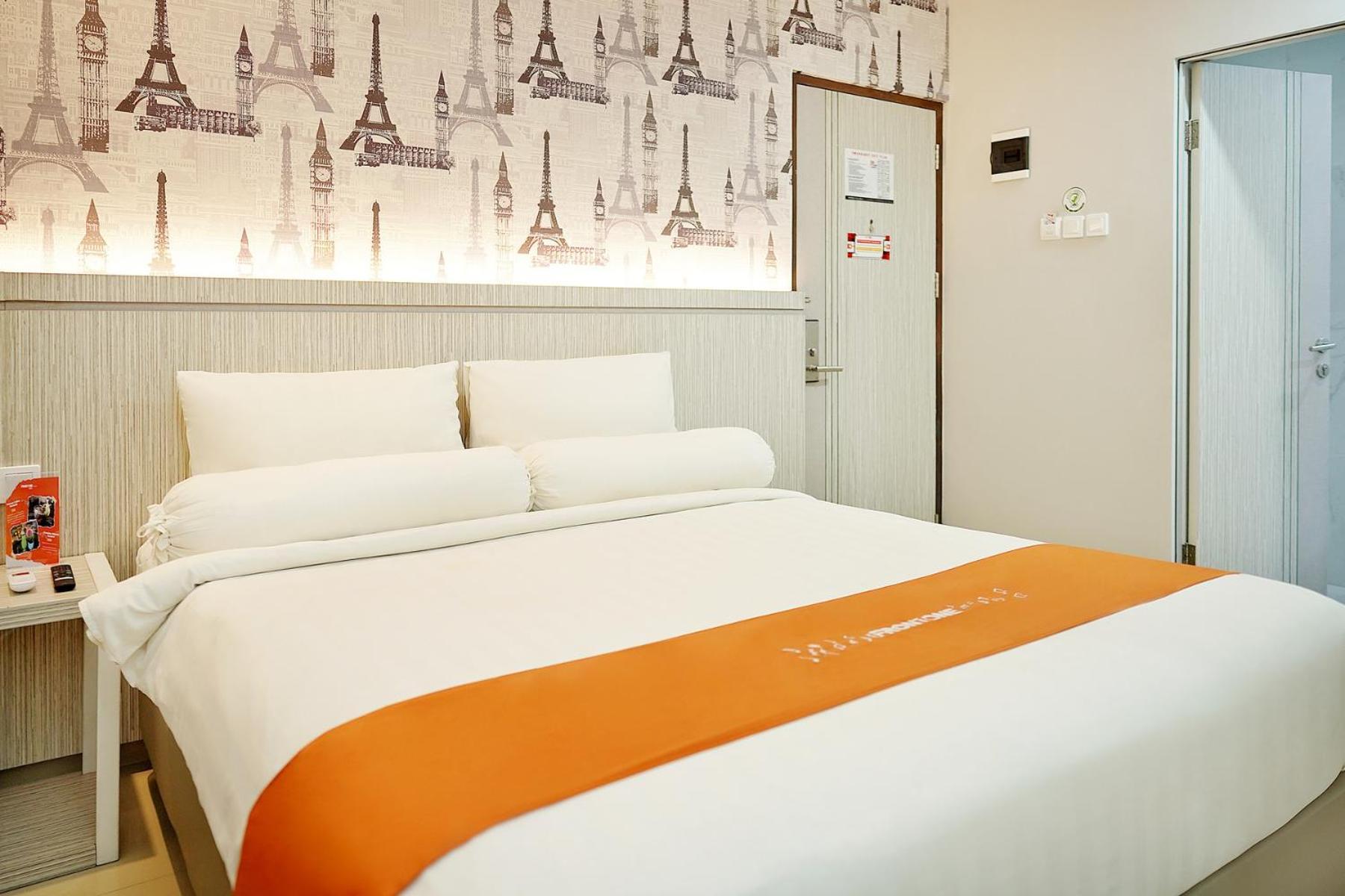 Front One Hotel Sragen Экстерьер фото